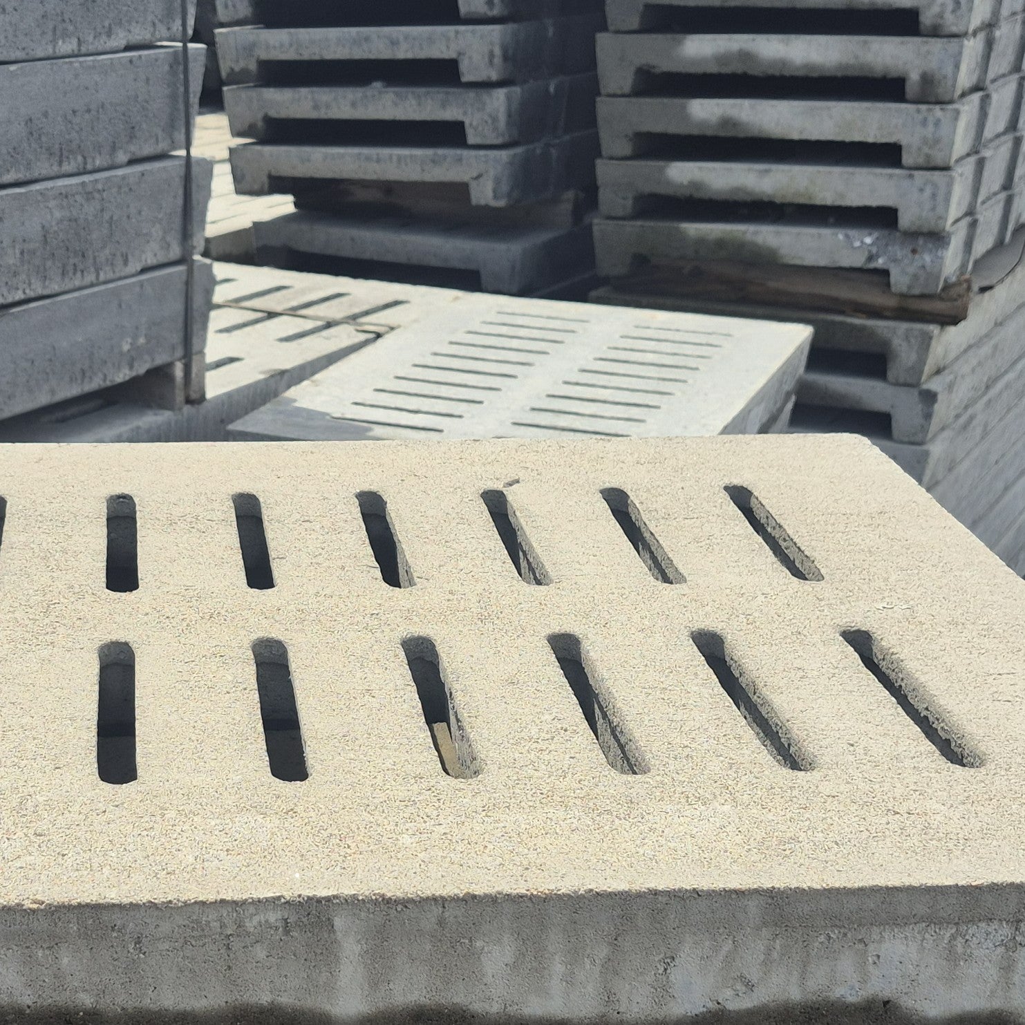 Lattes en béton préfabriqué - Patio Drummond