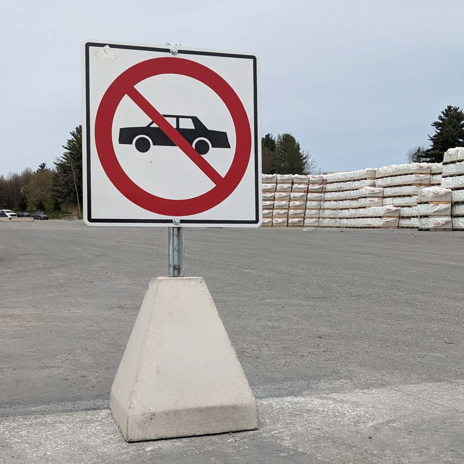 Base de signalisation Patio Drummond