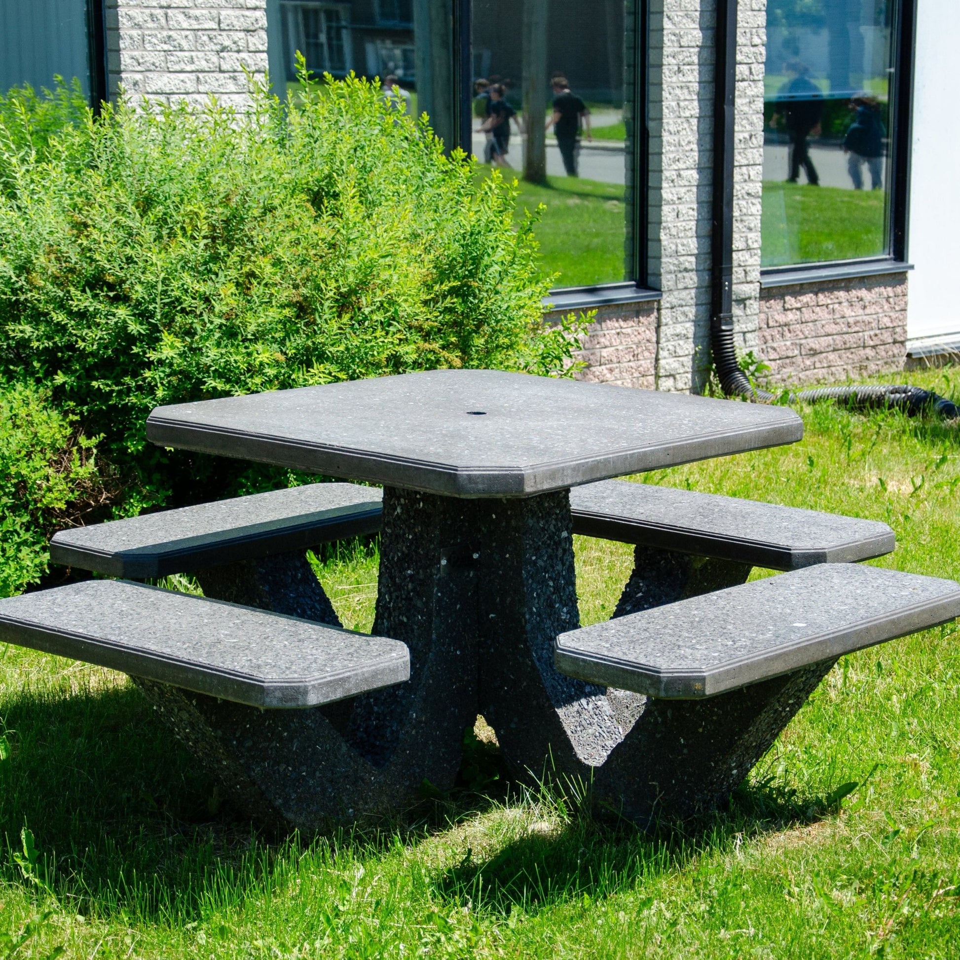 Table Piazza Patio Drumond