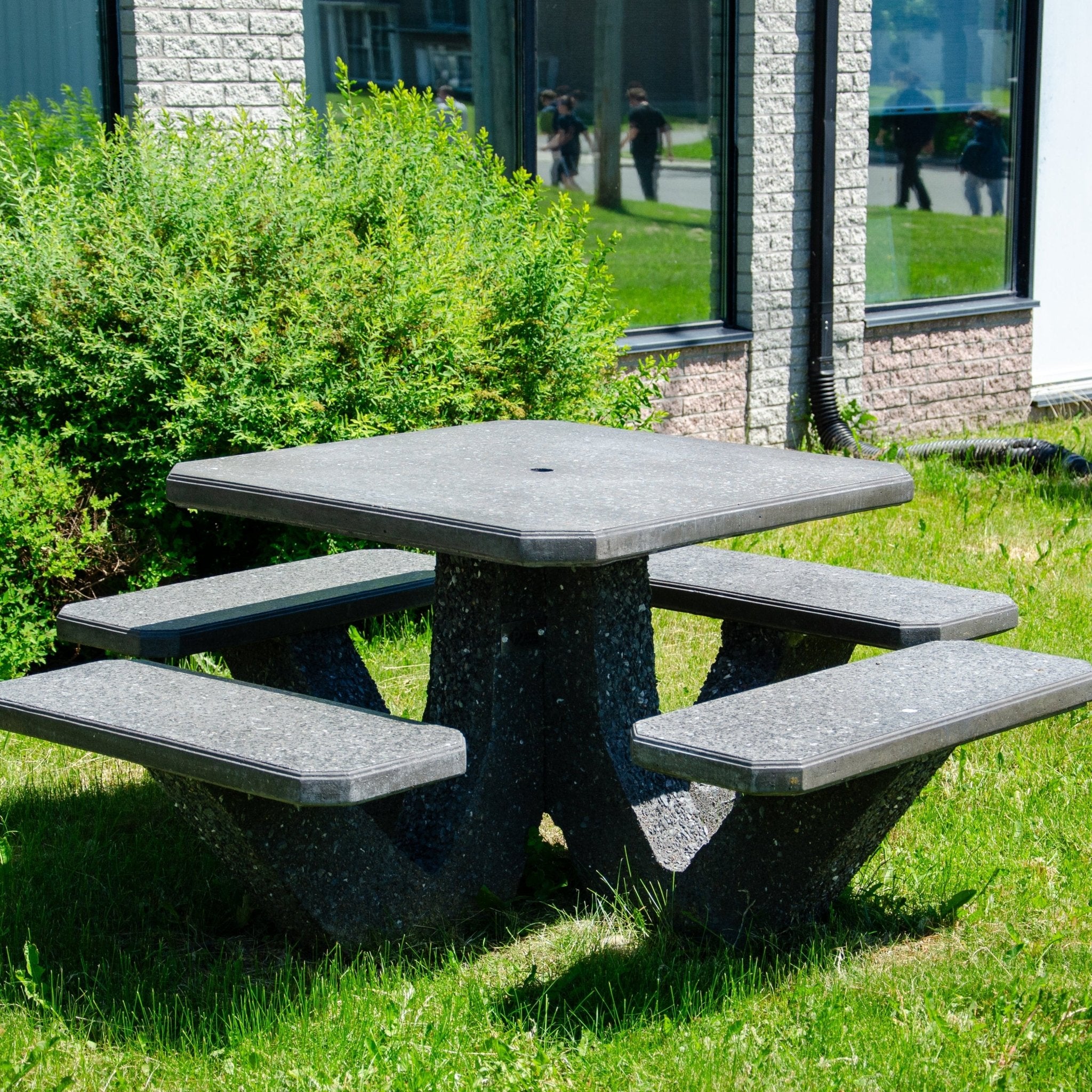 Table Piazza Patio Drumond