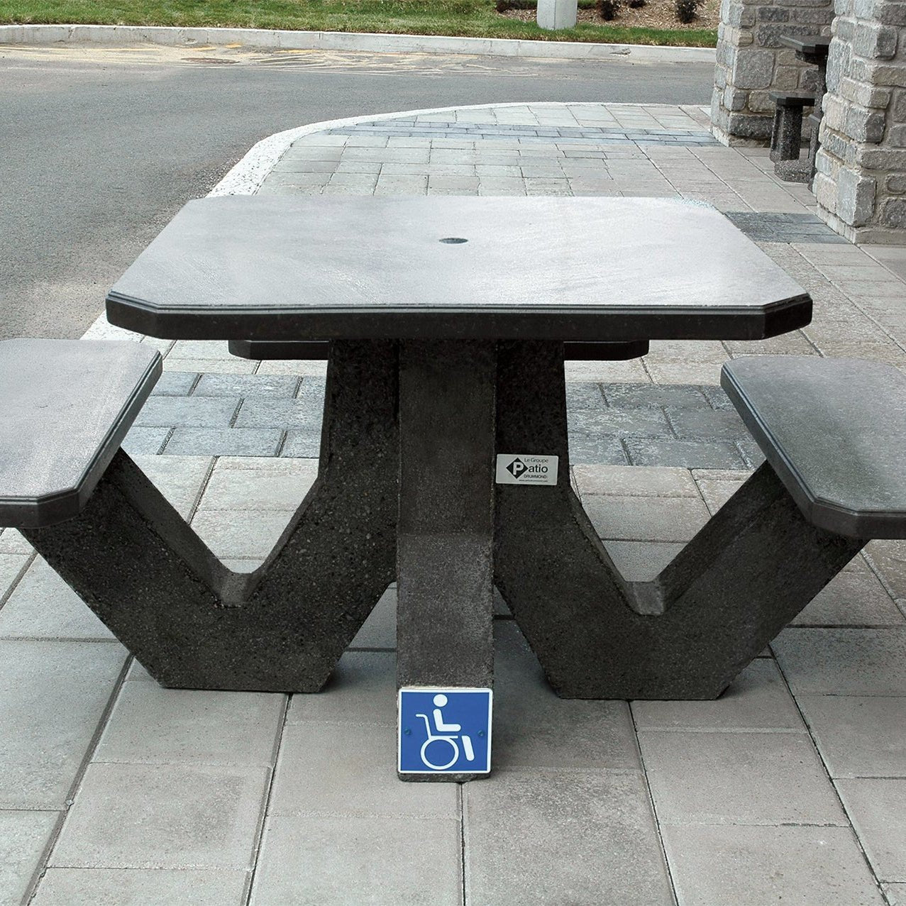 Table Piazza Patio Drummond Universelle 
