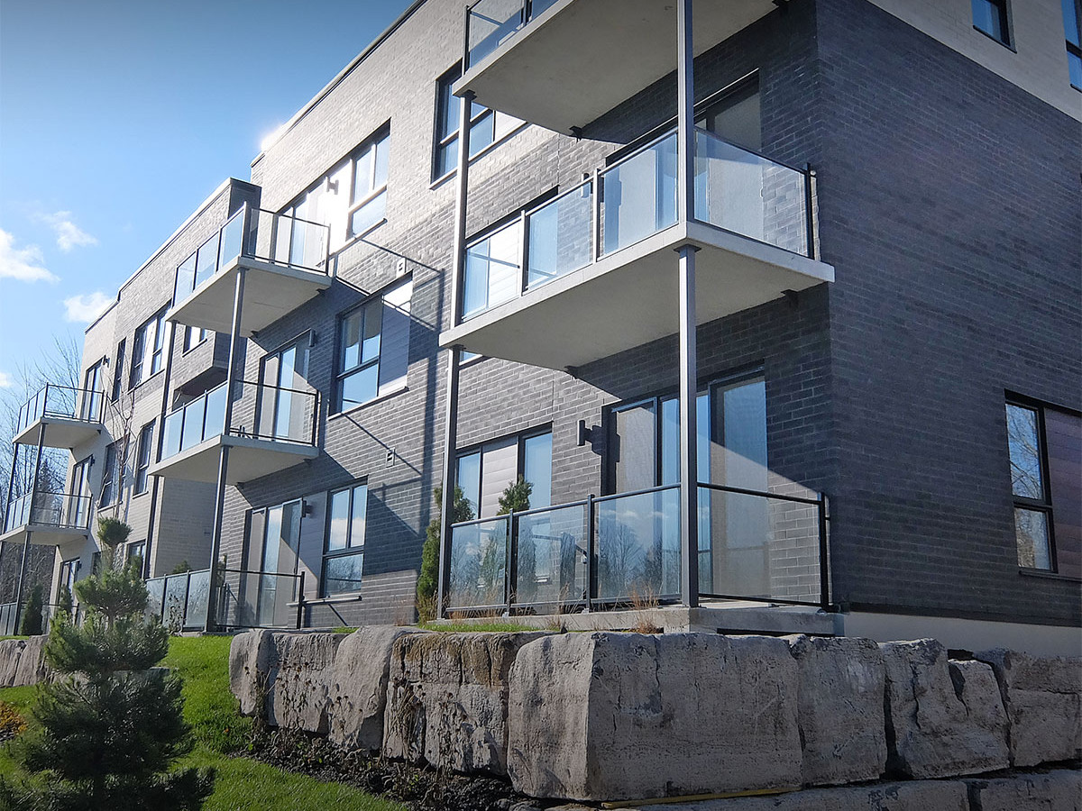 Balcons En Béton – Béton Préfabriqué – Patio Drummond